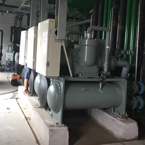 Máy làm lạnh bằng vít làm mát bằng nước RCUF150WZPY